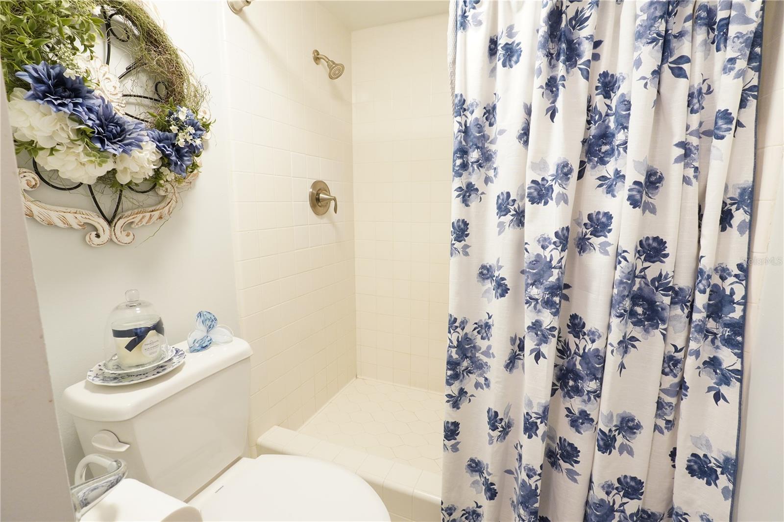 SEVILLE CONDO 8 - Residential