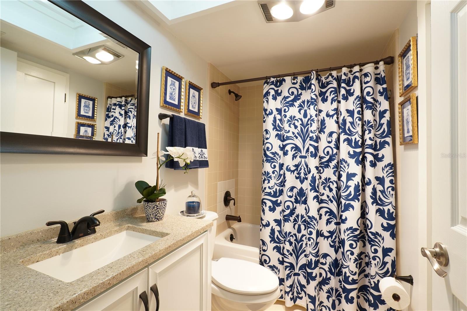 SEVILLE CONDO 8 - Residential