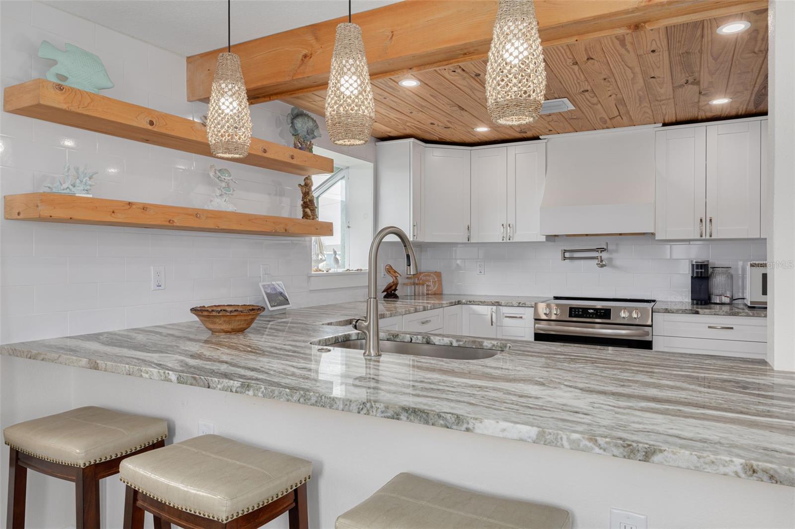 LEISURE BEACH - Residential