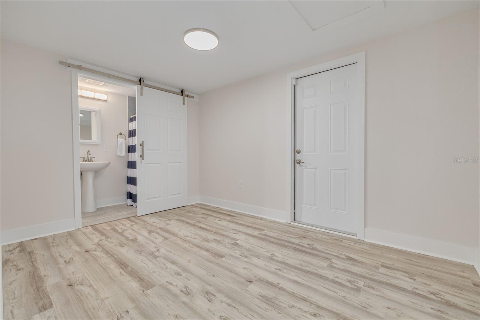 LEISURE BEACH - Residential