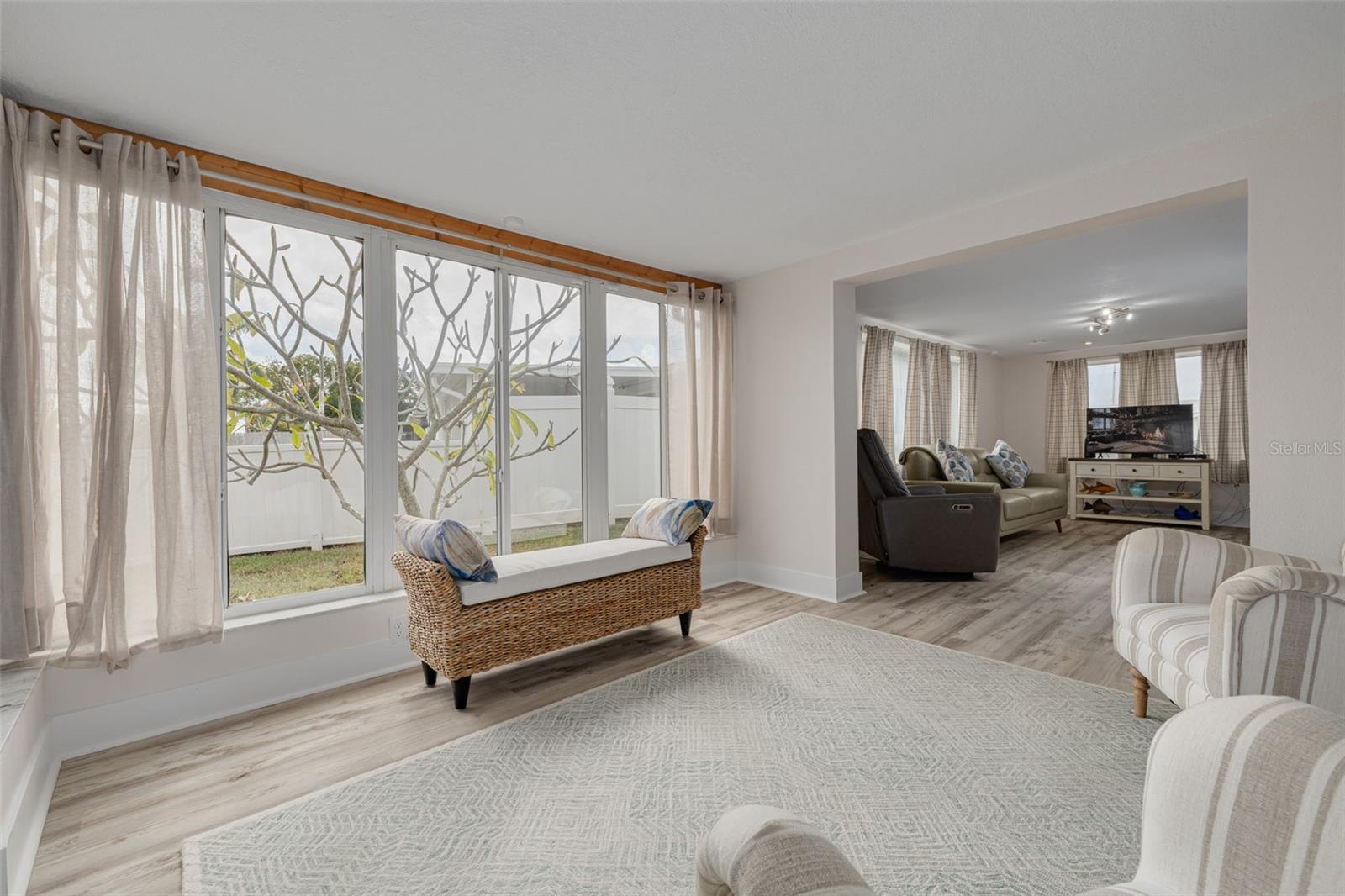 LEISURE BEACH - Residential