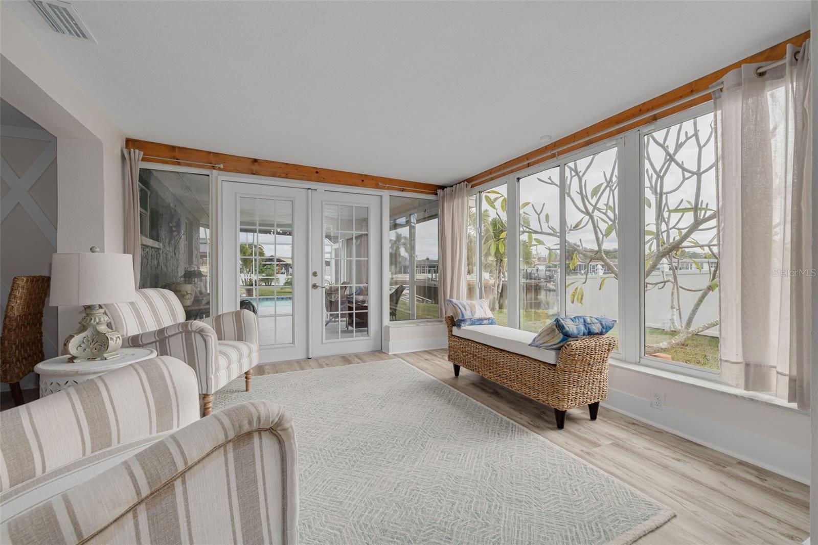 LEISURE BEACH - Residential