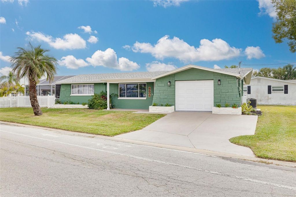 Photo of 6606 Beach Boulevard, Hudson, FL 34667 (MLS # W7881372)