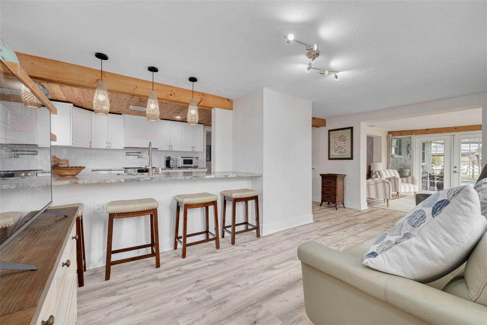 LEISURE BEACH - Residential