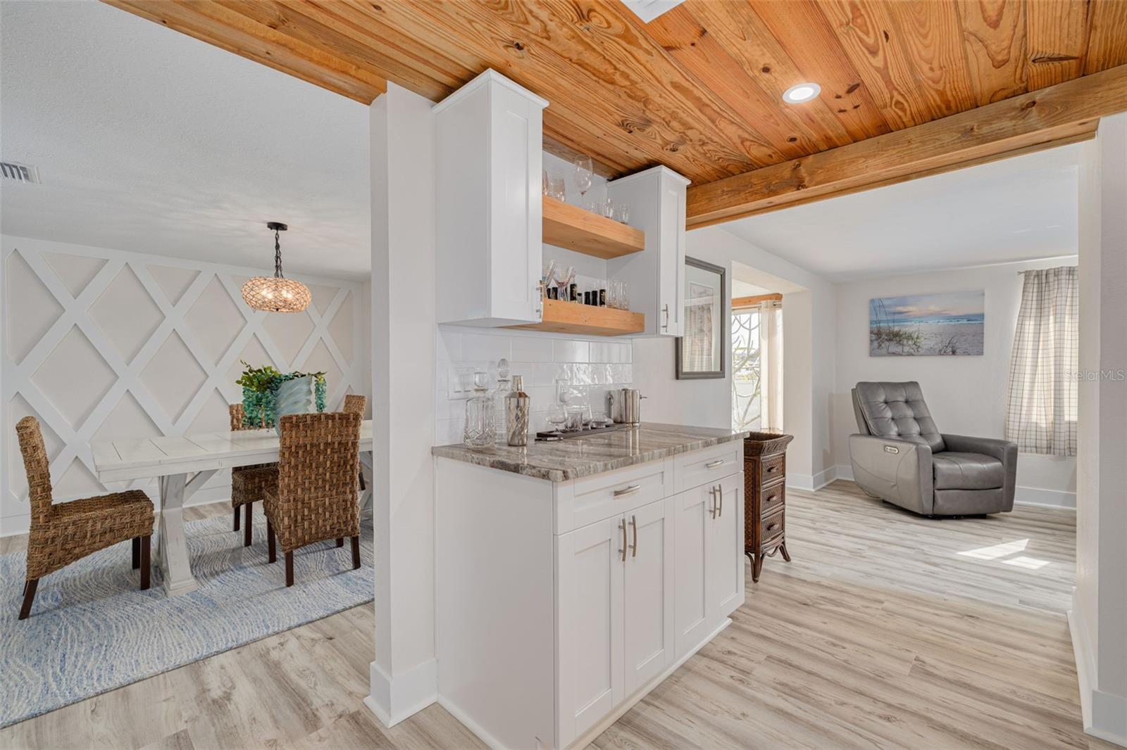 LEISURE BEACH - Residential