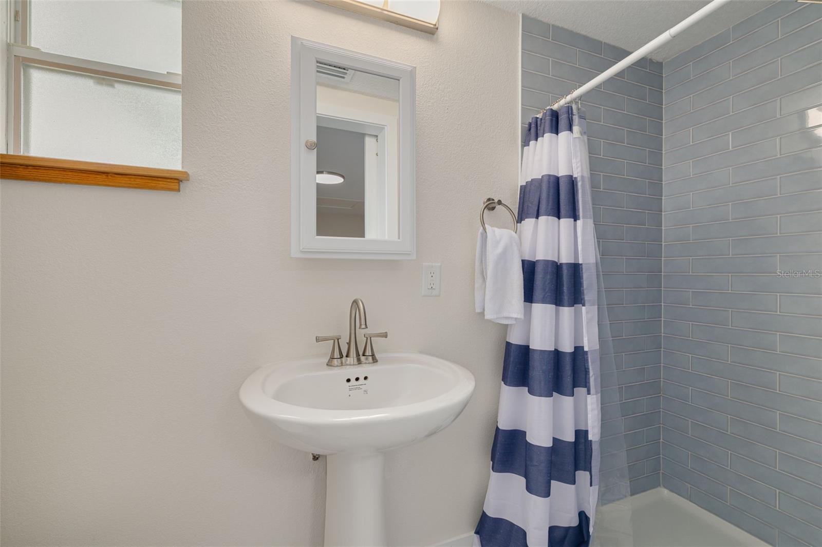 LEISURE BEACH - Residential