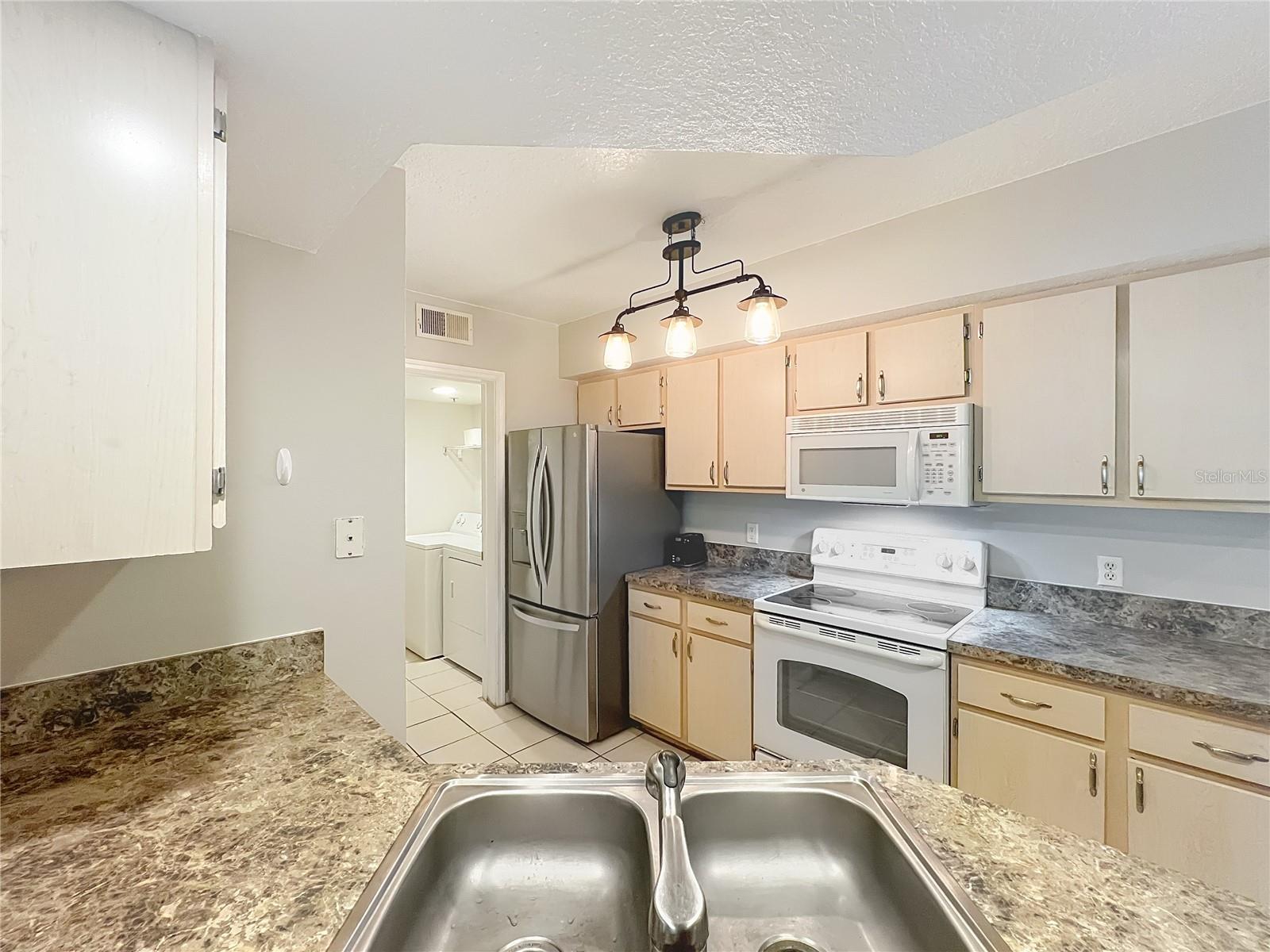 CREST/WATERFORD LAKES - Residential