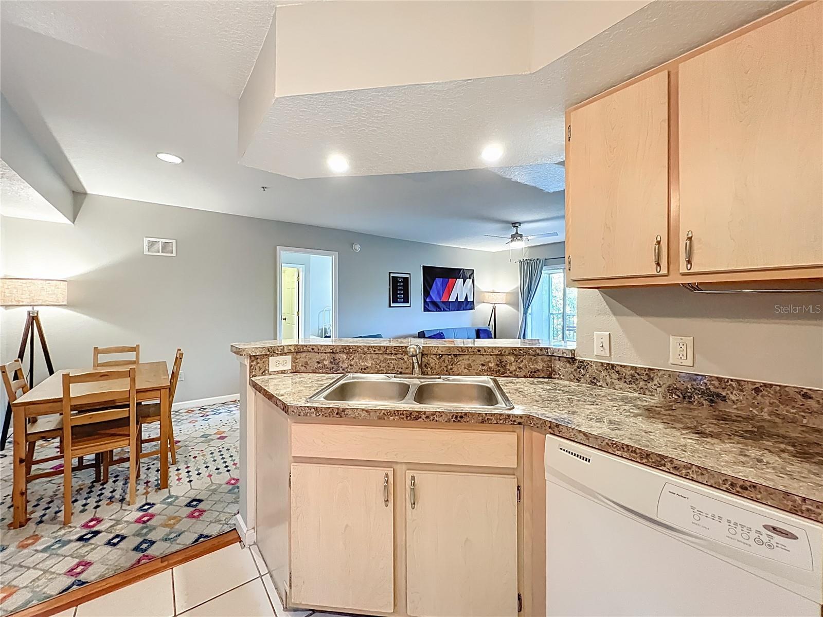 CREST/WATERFORD LAKES - Residential