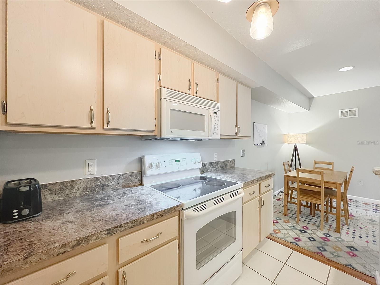 CREST/WATERFORD LAKES - Residential