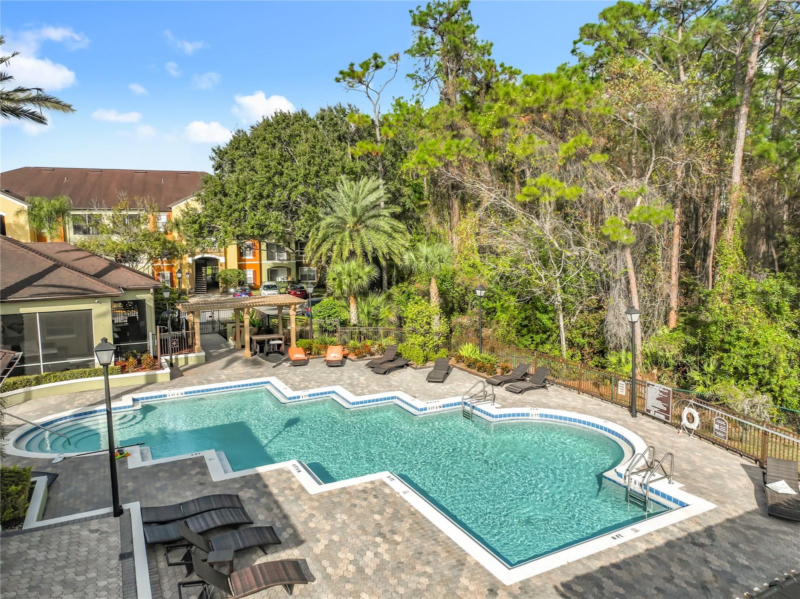 CREST/WATERFORD LAKES - Residential