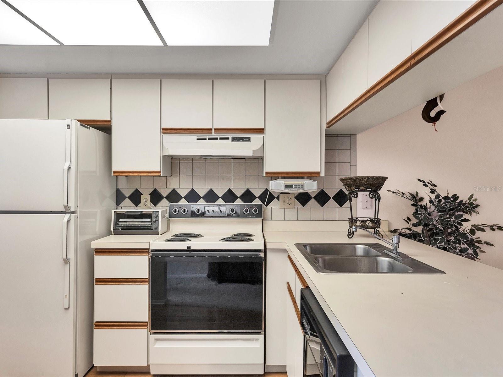 7794 EAGLE CREEK DRIVE 7794