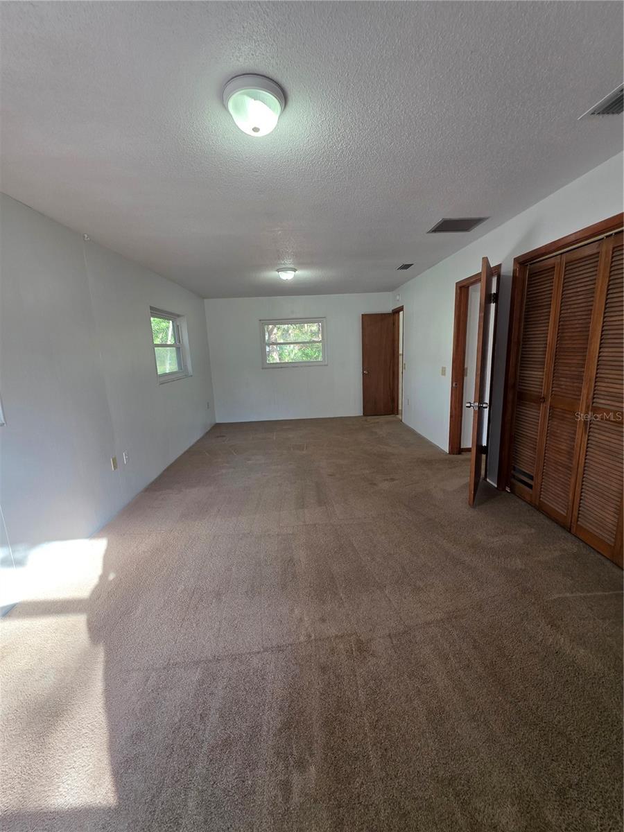 SUN RAY ESTATE - Residential Lease