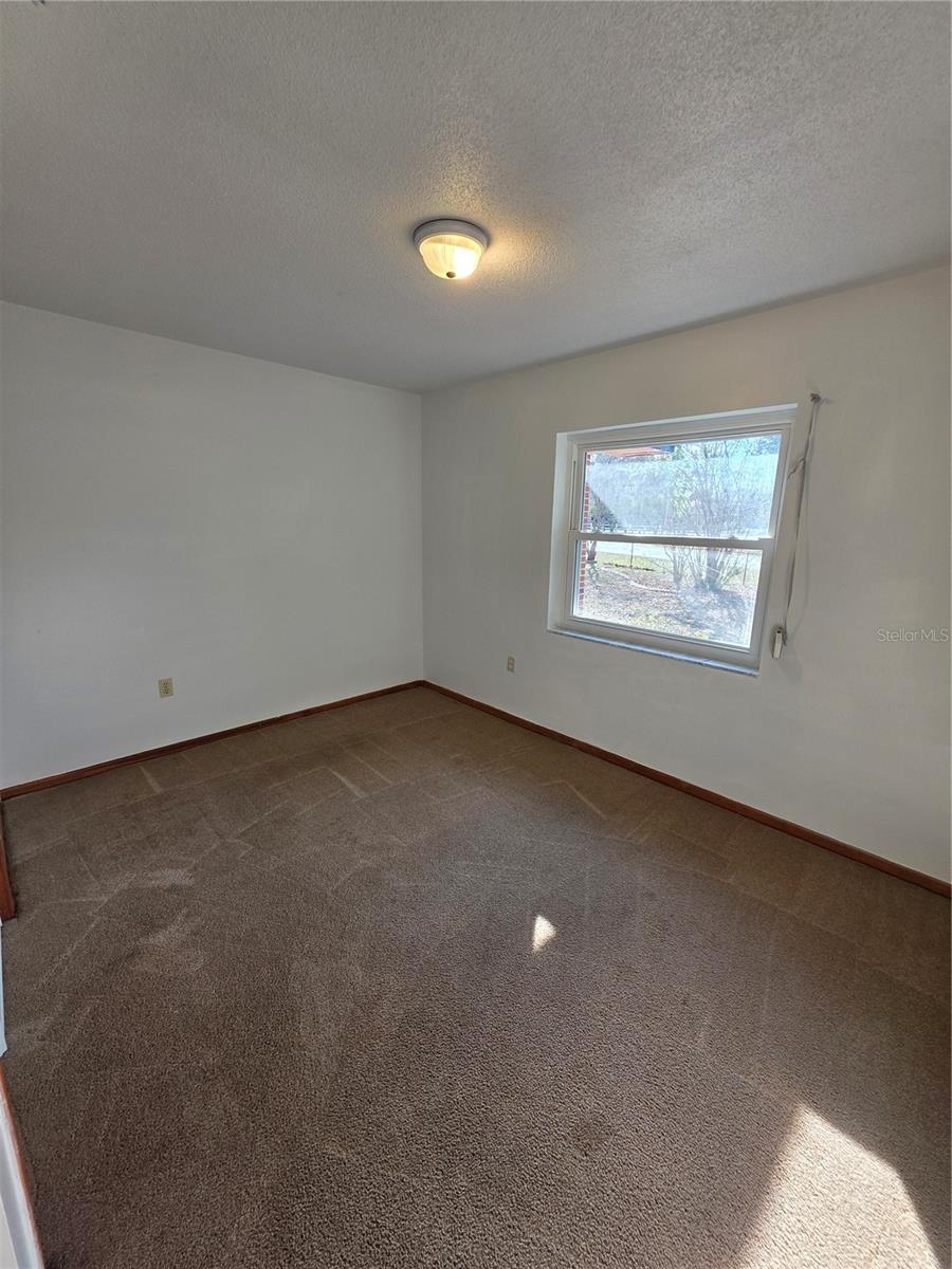 SUN RAY ESTATE - Residential Lease