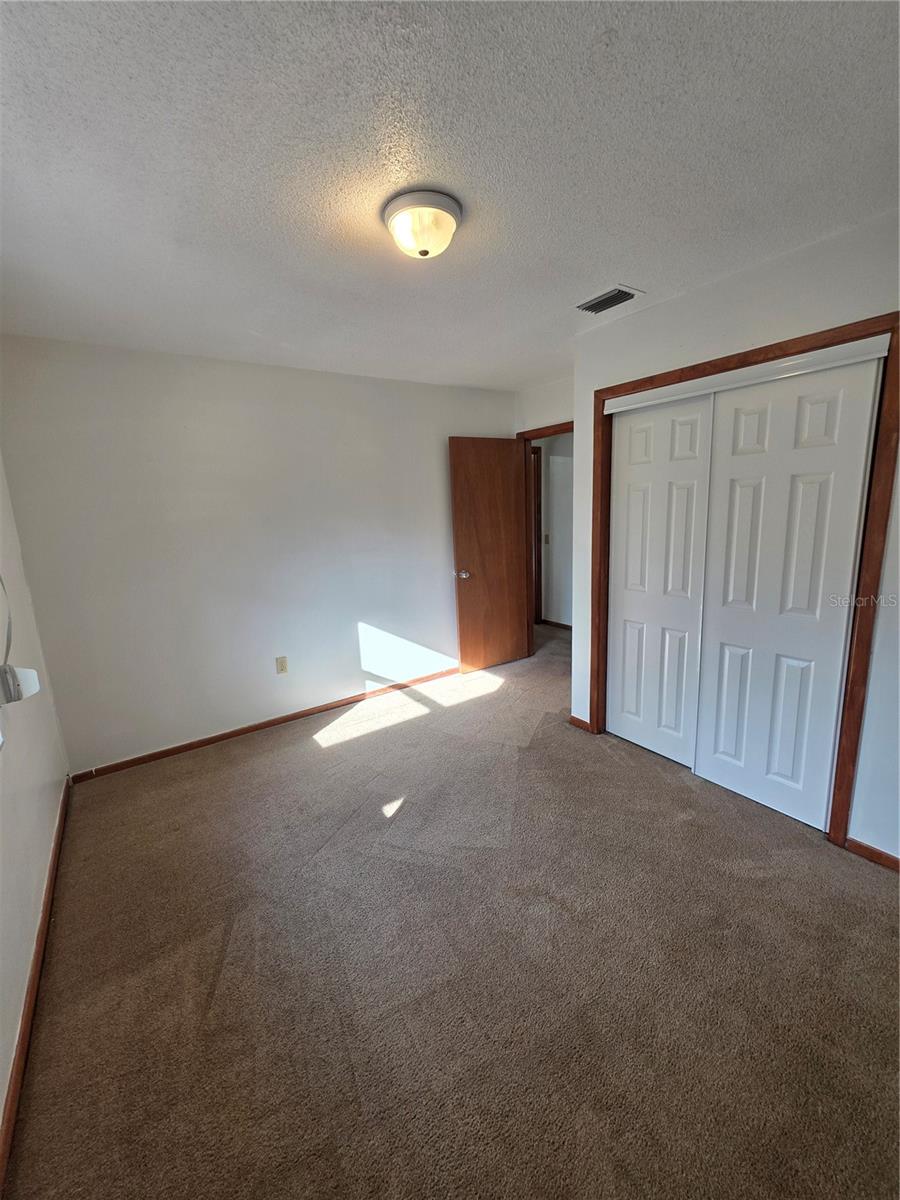 SUN RAY ESTATE - Residential Lease