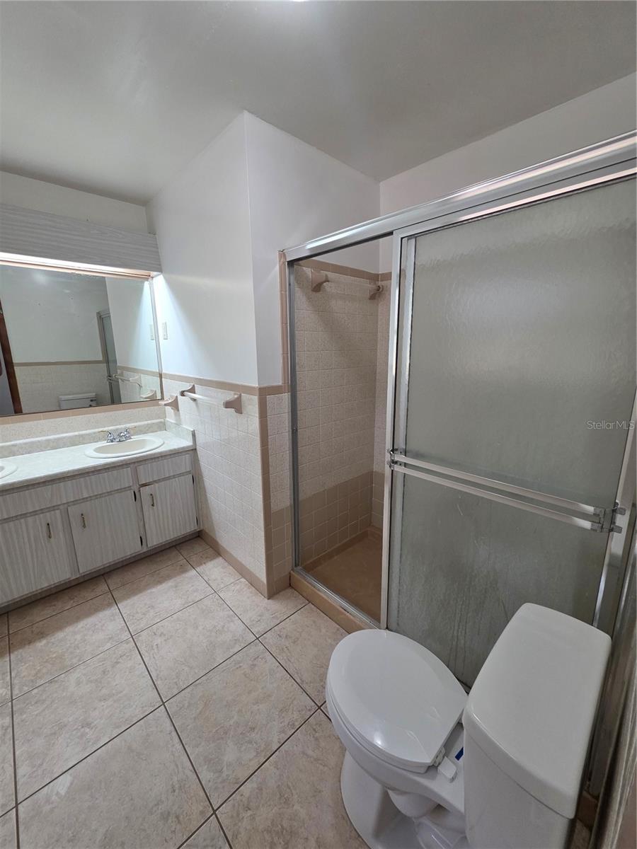 SUN RAY ESTATE - Residential Lease