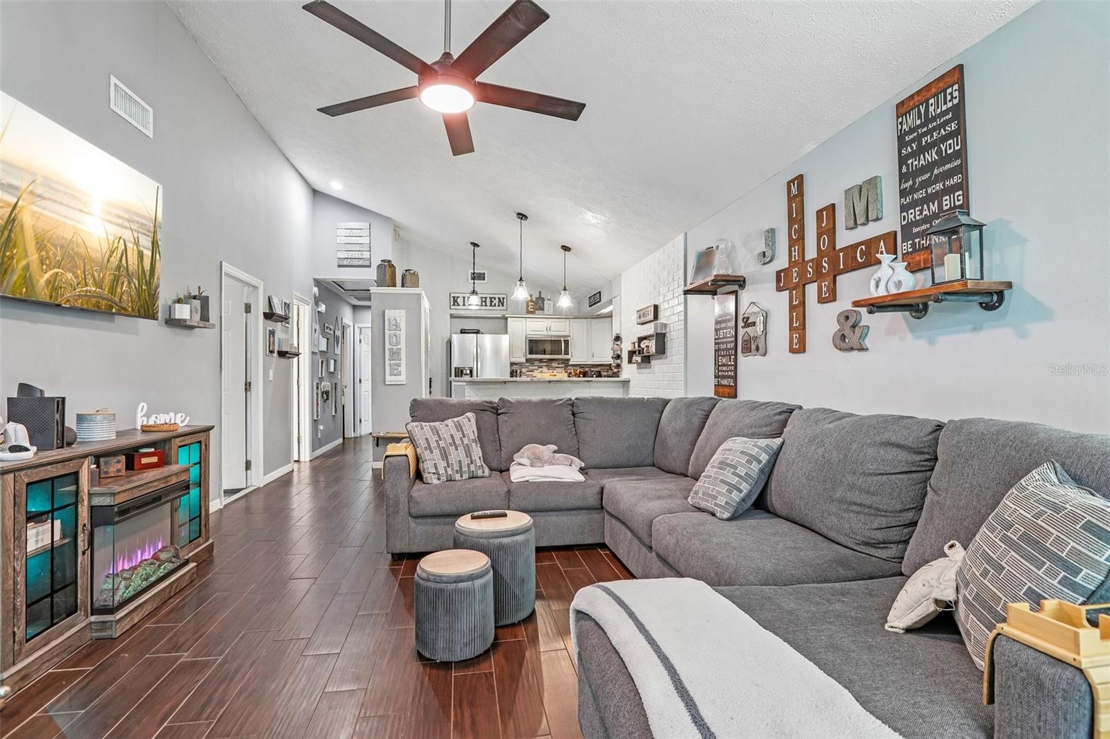 4001 BAINWOOD COURT