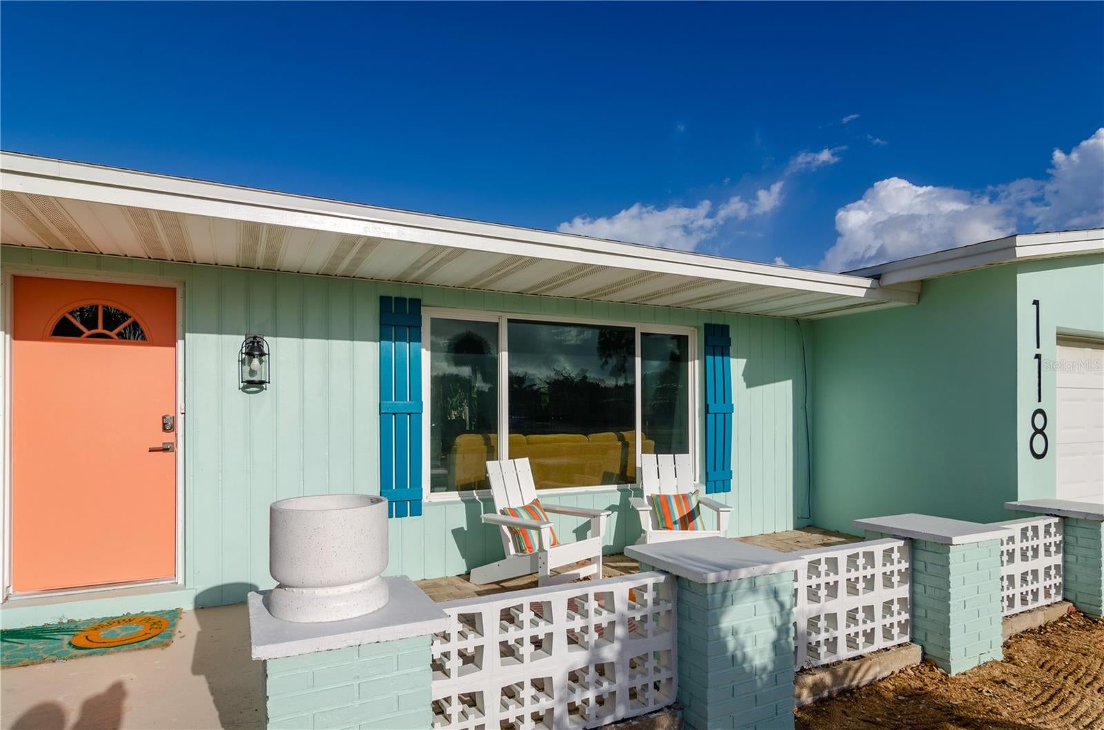 118 BAY DRIVE N