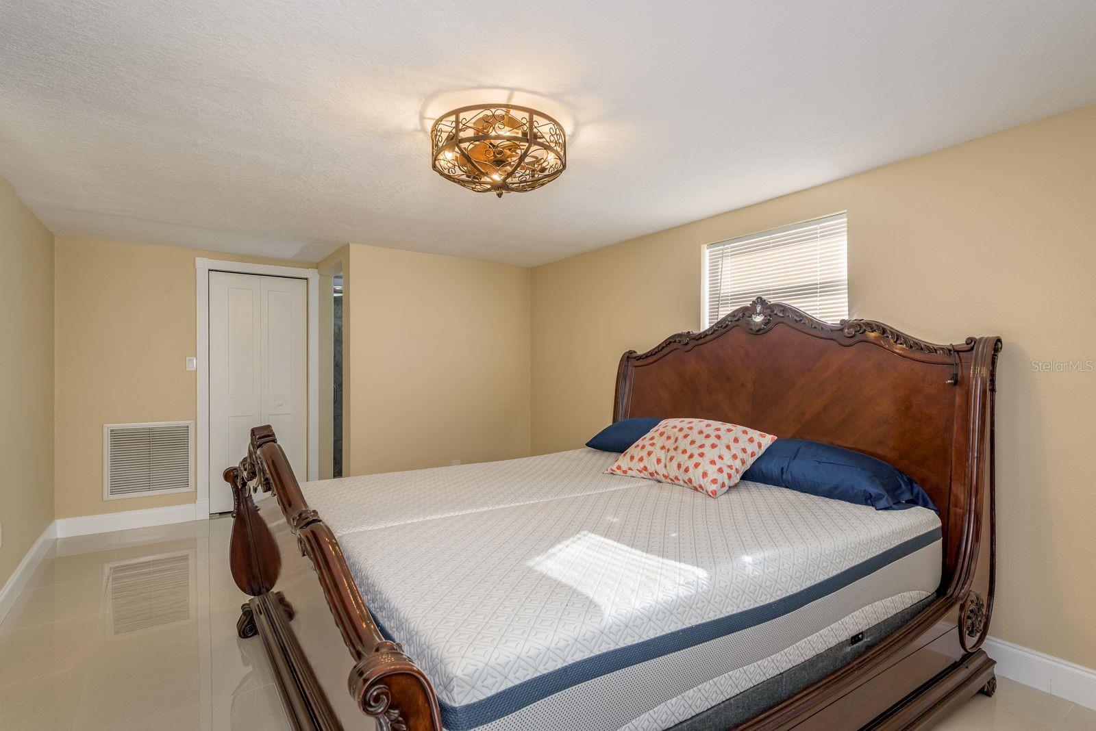 BEACON SQUARE - Residential