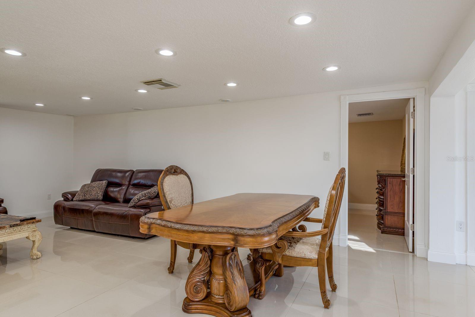 BEACON SQUARE - Residential