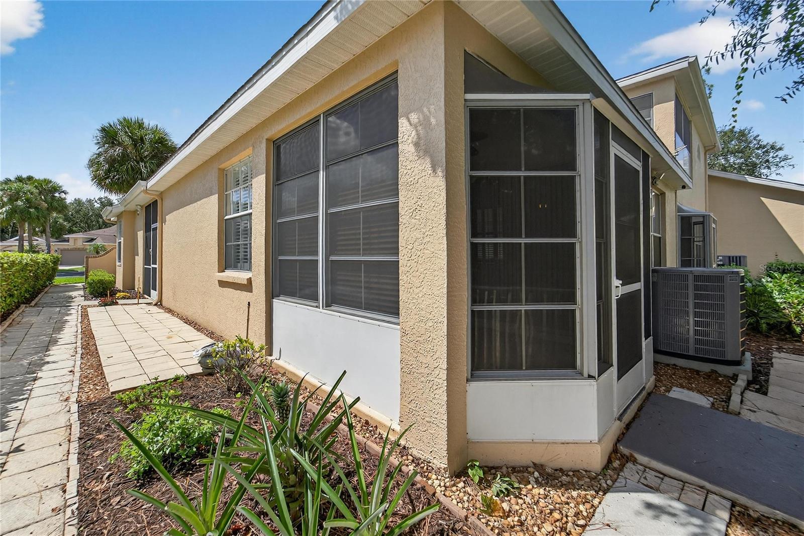 WALDEN LAKE - Residential