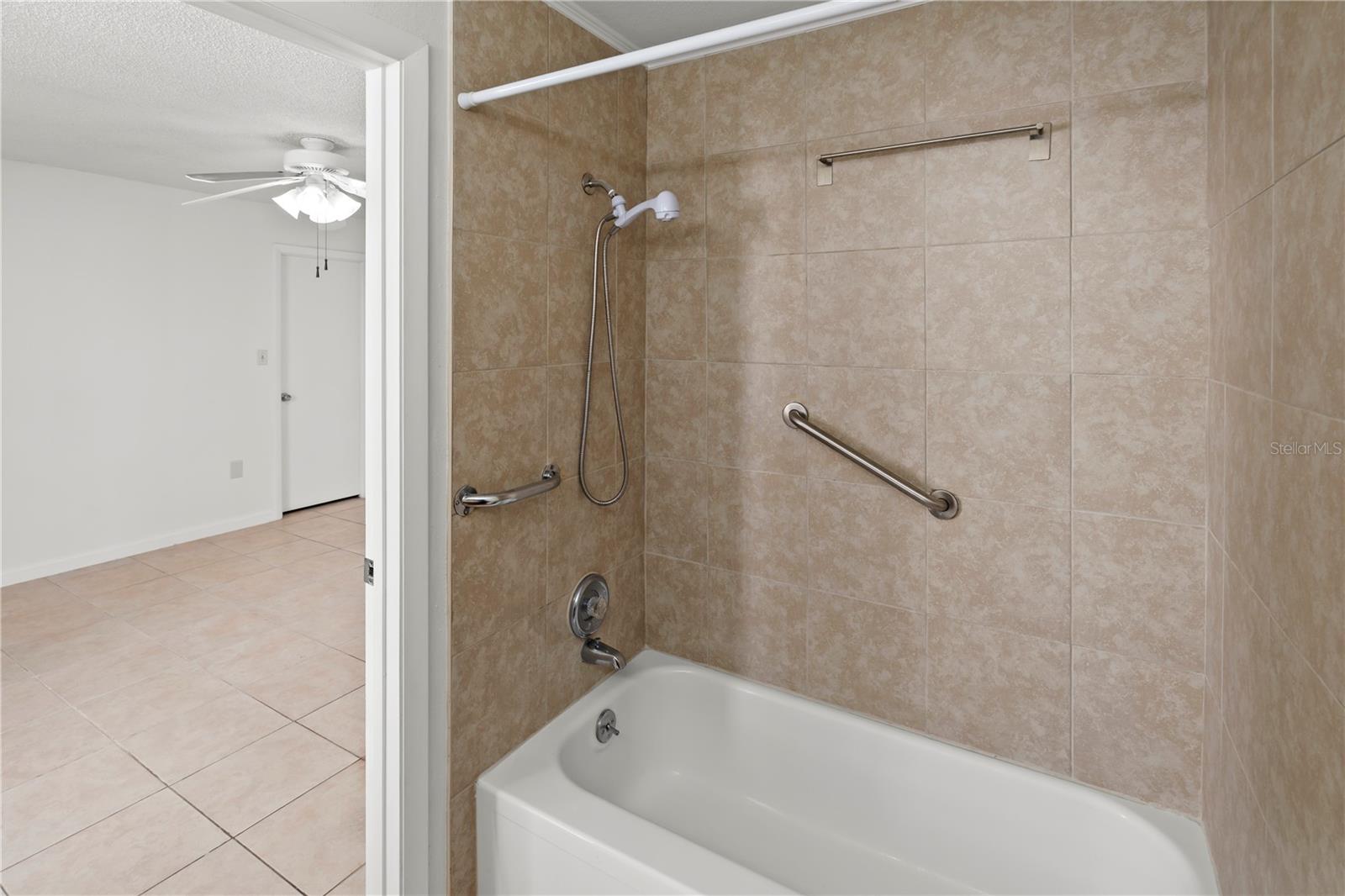 ROYAL ARMS CONDO - Residential