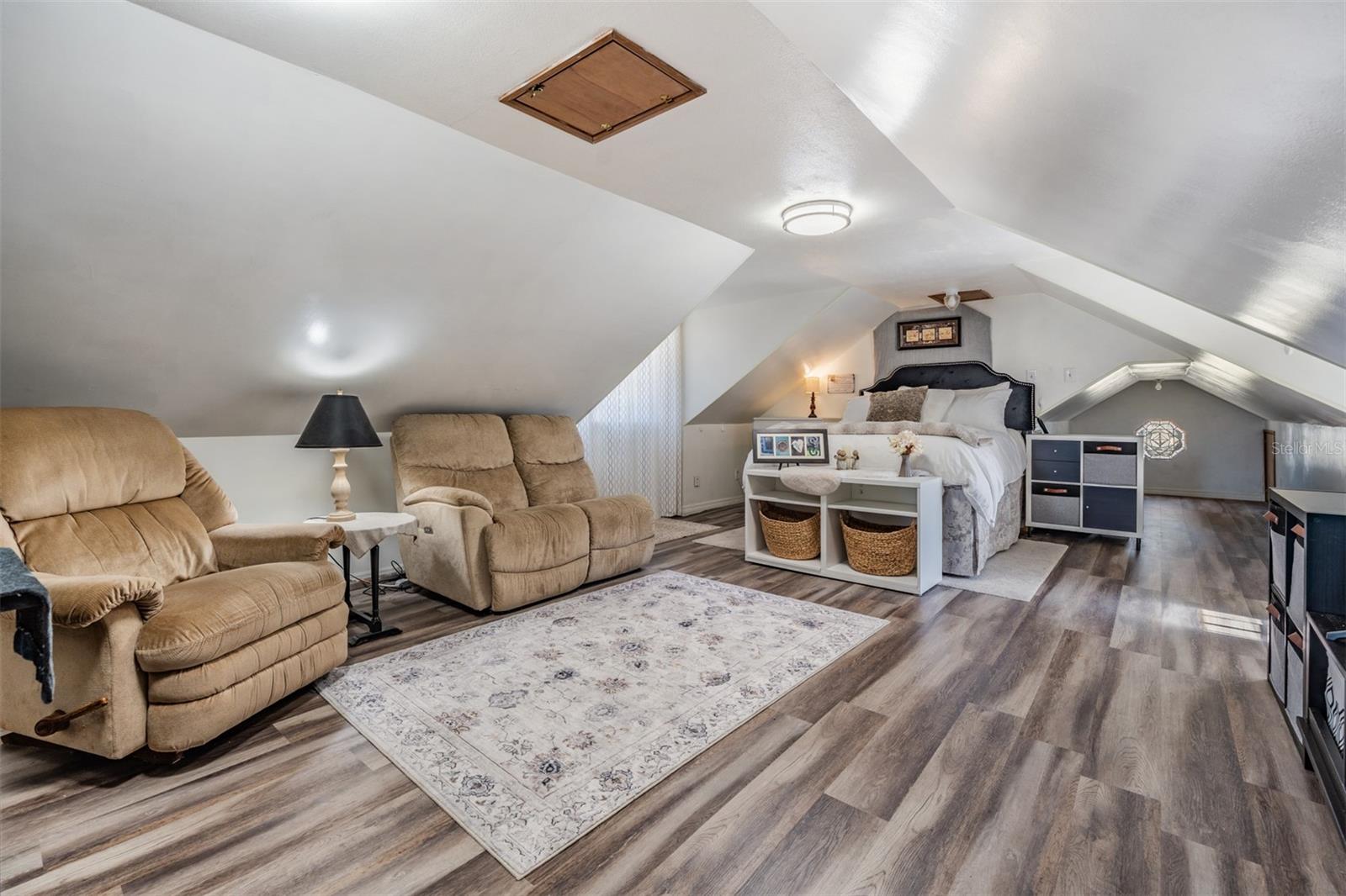 DUQUE RD - Residential