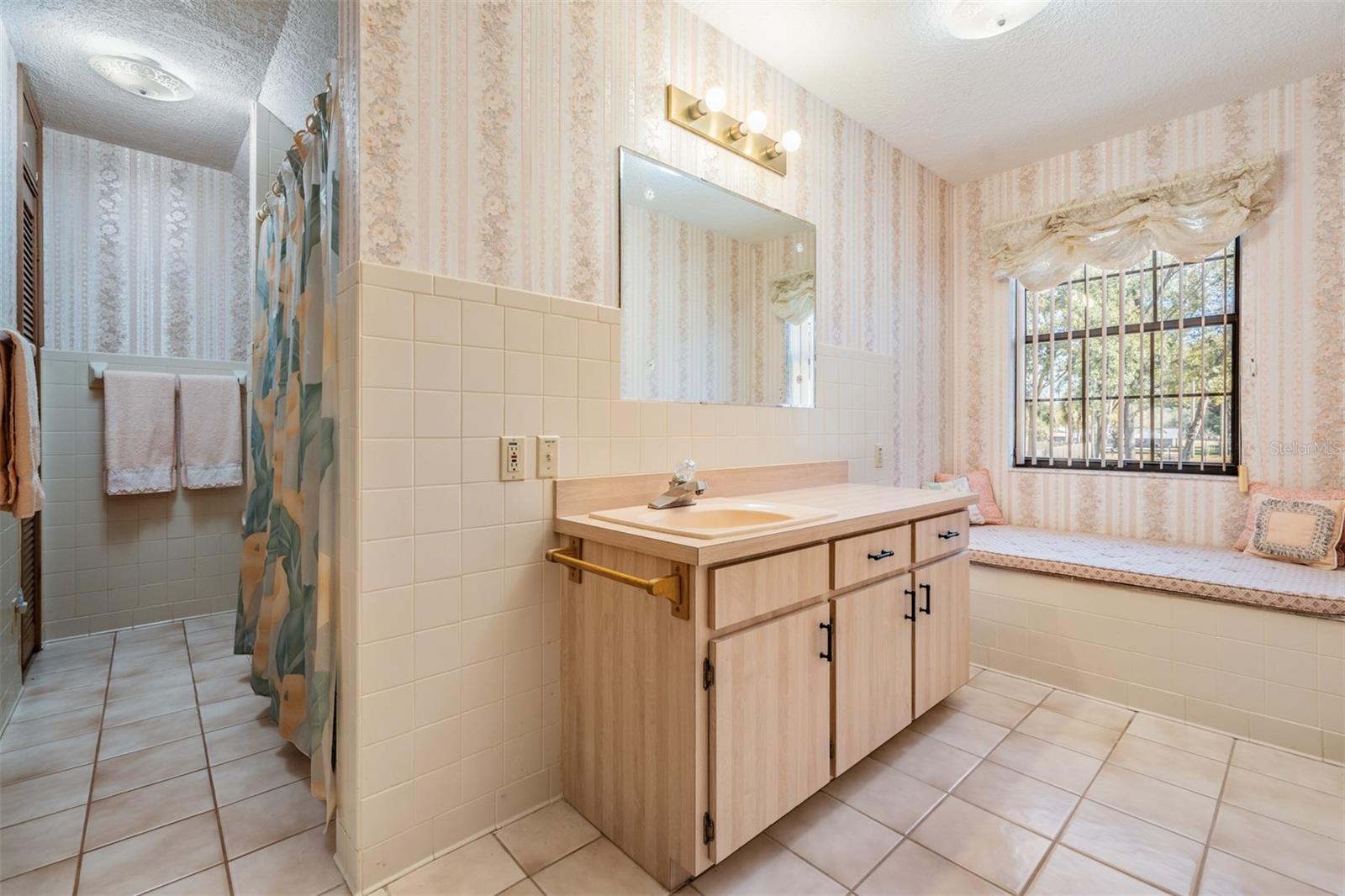 DUQUE RD - Residential