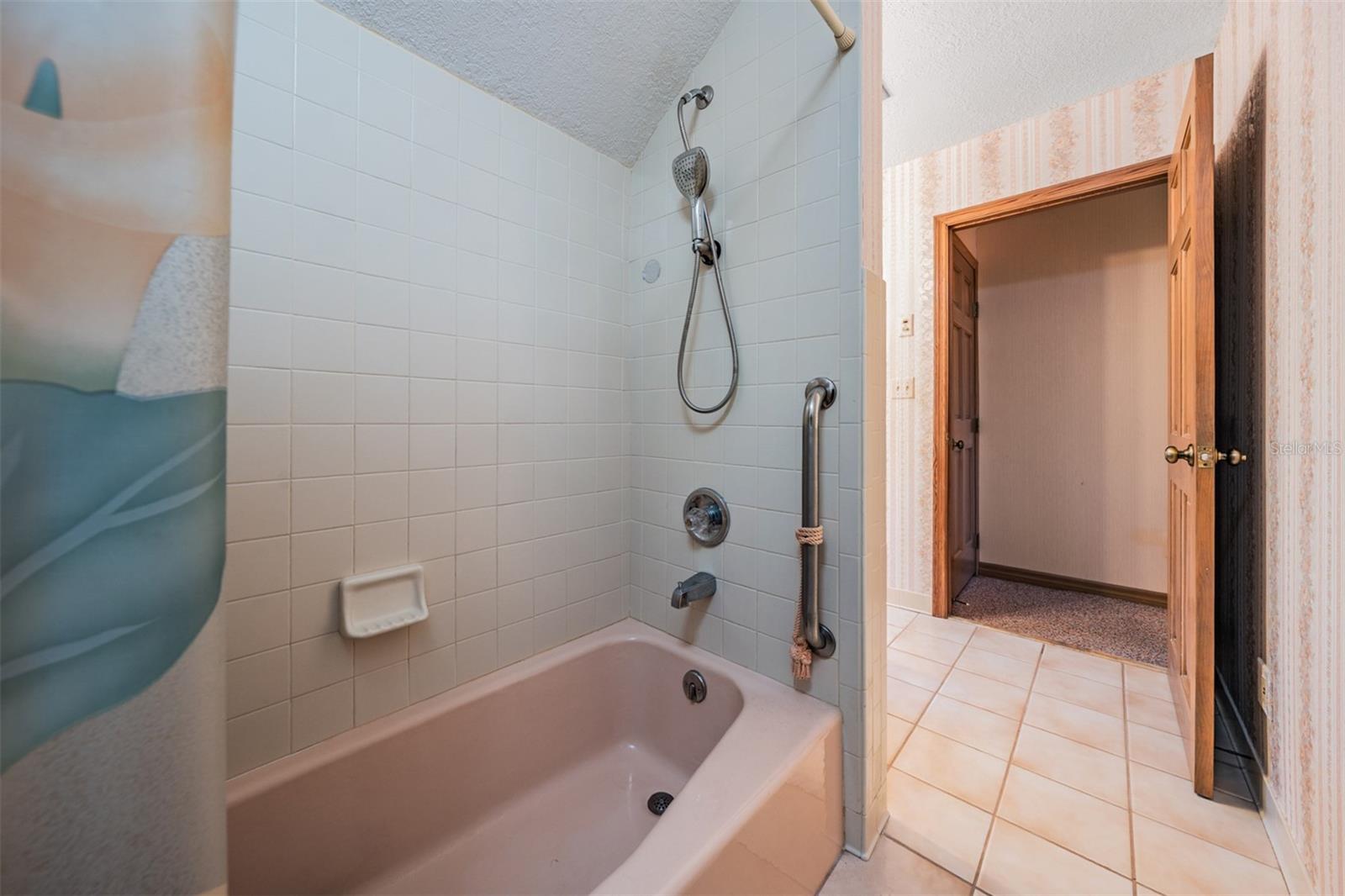 DUQUE RD - Residential