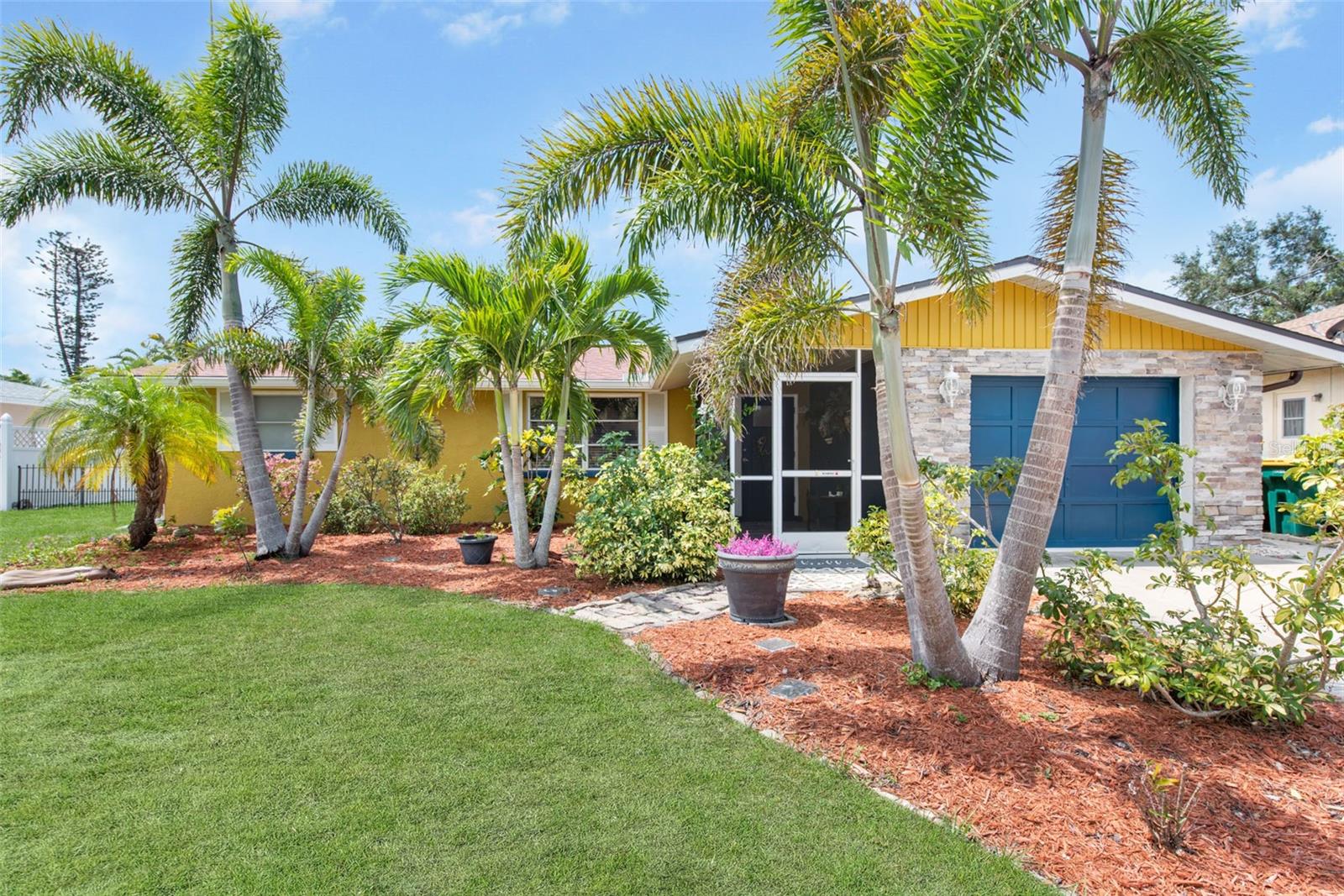 GULF AIRE - Residential