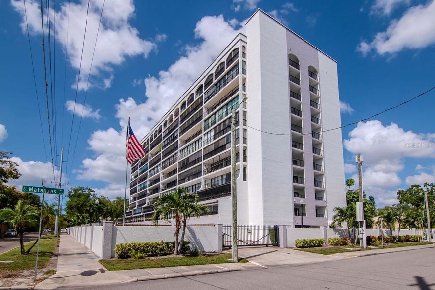 Located in the highly sought-after Parkland Condominiums, this spacious FURNISHED 2-bed, 2-bath corner unit offers an open and inviting floor plan with abundant natural light. Enjoy an updated kitchen with granite countertops, stainless steel appliances, and ample cabinetry that flows seamlessly into the dining room-perfect for entertaining or relaxing at home. Step out onto your private extended balcony for your morning coffee or evening unwind. The split-bedroom layout provides excellent privacy, featuring a generous primary suite with a walk-in closet and ensuite bath, plus a versatile second bedroom ideal for guests or a home office. Additional highlights include in-unit laundry, fresh neutral paint, and assigned covered parking.
Parkland Condominiums is a secure, gated community with amenities such as 24-hour security, pest control, pool, sewer, trash and water INCLUDED. Just minutes from Hyde Park Village, Bayshore Boulevard, downtown Tampa, and plenty of walkable options for groceries, restaurants, entertainment, and more! Seller financing options available. Experience low-maintenance living in one of Tampa’s most desirable locations—schedule your private tour today!