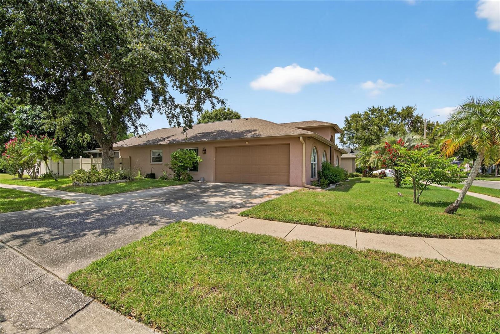 2015 THORNBUSH PLACE