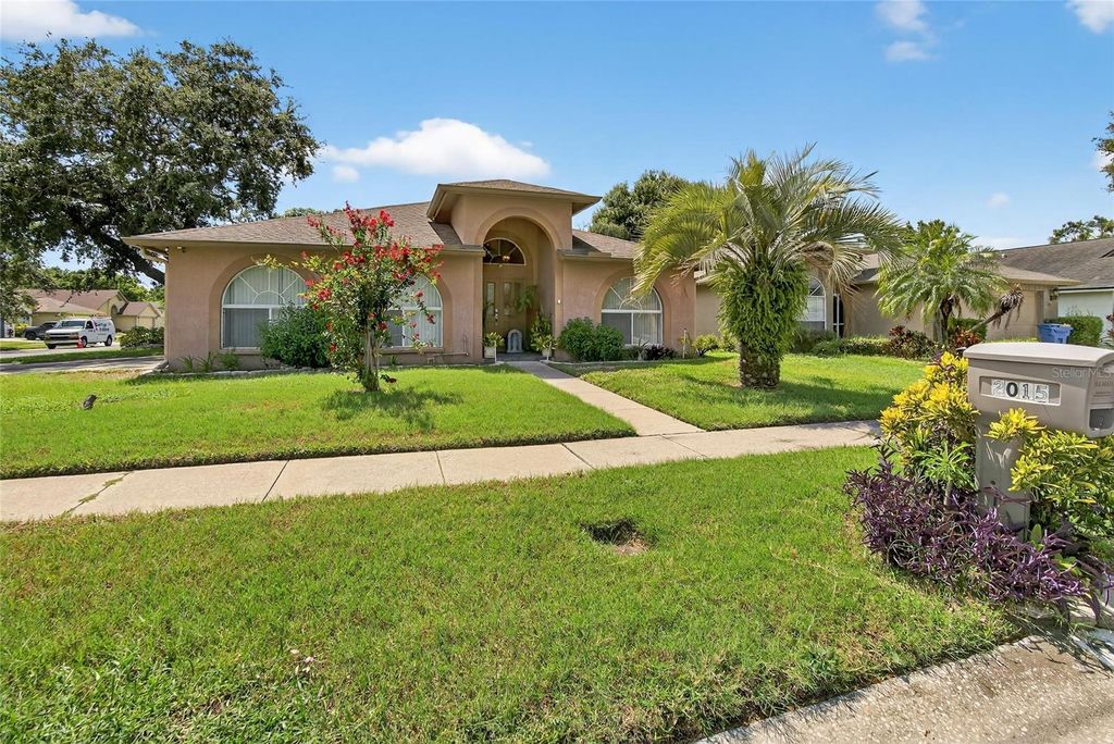 Photo of 2015 Thornbush Place, Brandon, FL 33511 (MLS # TB8408844)