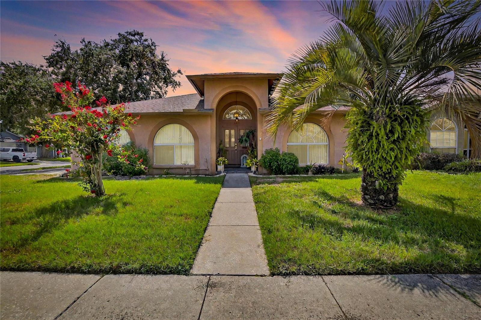 2015 THORNBUSH PLACE