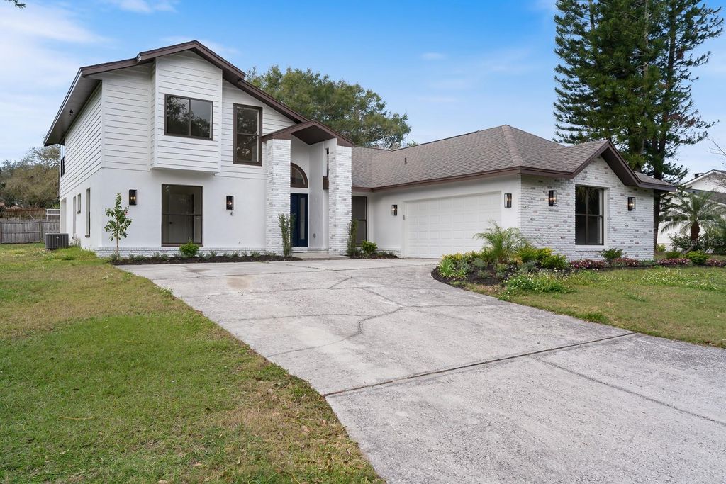 Photo of 1944 Vista View Drive, Lakeland, FL 33813 (MLS # L4958861)
