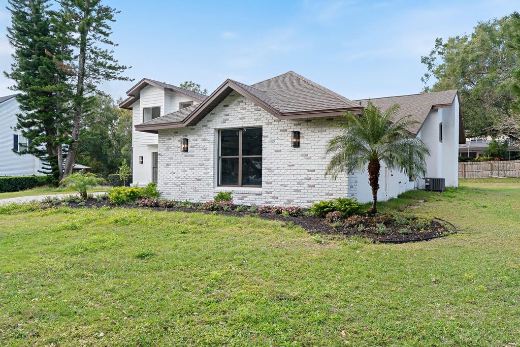 Photo of 1944 Vista View Drive, Lakeland, FL 33813 (MLS # L4958861)