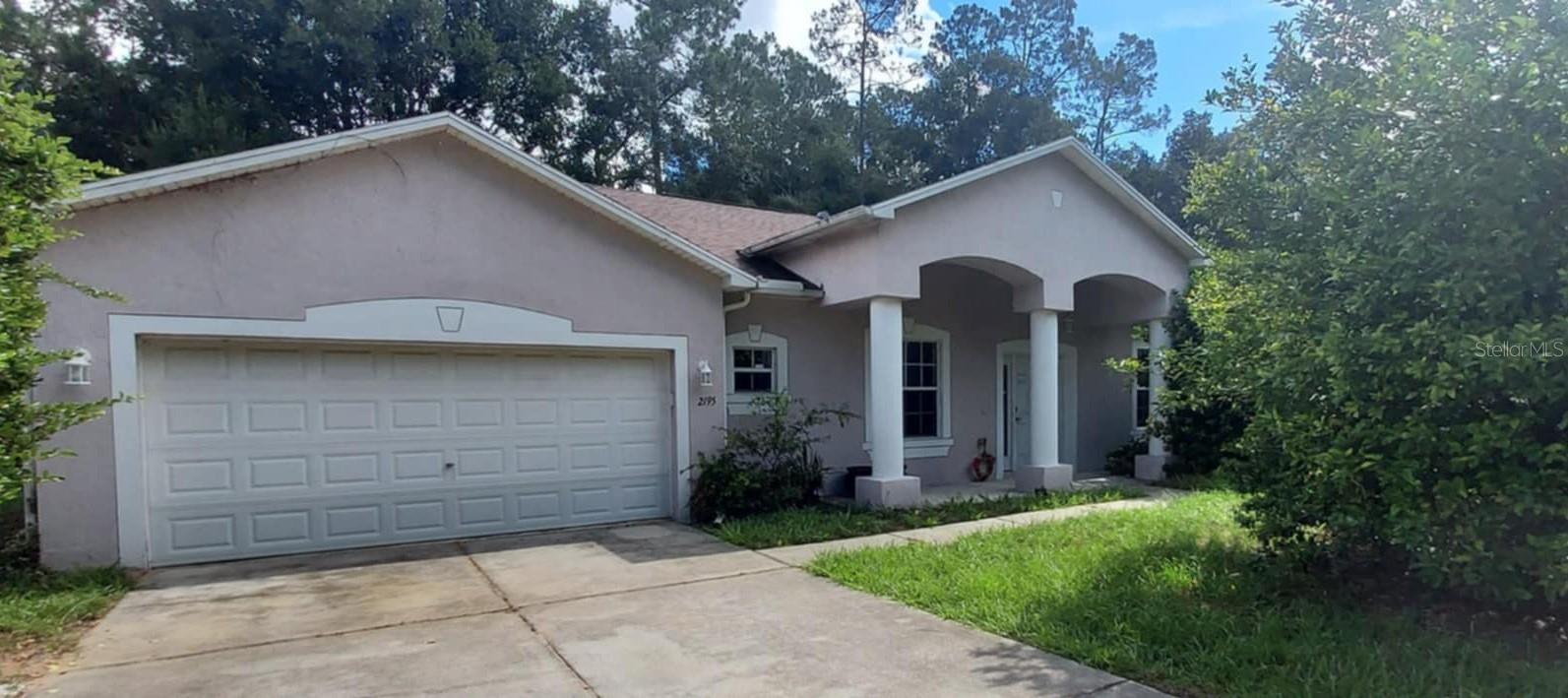 Opportunity Knocks!! Discover this spacious 2006 ranch home, offering 2,000 sq ft of living space with 3 bedrooms and 2 bathrooms, nestled within a sought-after deed-restricted community. This property provides a fantastic opportunity for those looking to invest some TLC and create their ideal living space, its solid bones and generous layout provide the perfect foundation for your dream home vision. The master suite is a true retreat, boasting a generous layout, a walk-in closet, and a private en-suite bathroom with a garden dub and a separate shower. Two additional well-appointed bedrooms and a full guest bathroom provide plenty of space for family, guests, or a home office. Seize this chance to transform a good house into a great home in an excellent location. This home's prime location offers easy access to local schools, parks, shopping centers, and major highways, making your daily commute a breeze. Don't miss this opportunity to own a piece of comfort and tranquility. Schedule your private showing today!