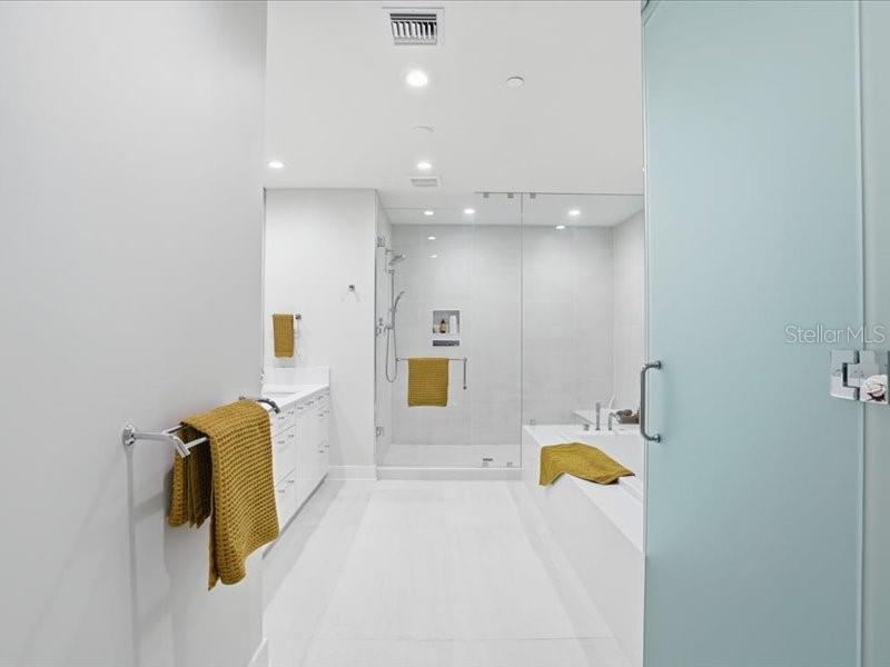 SALTAIRE CONDO - Residential