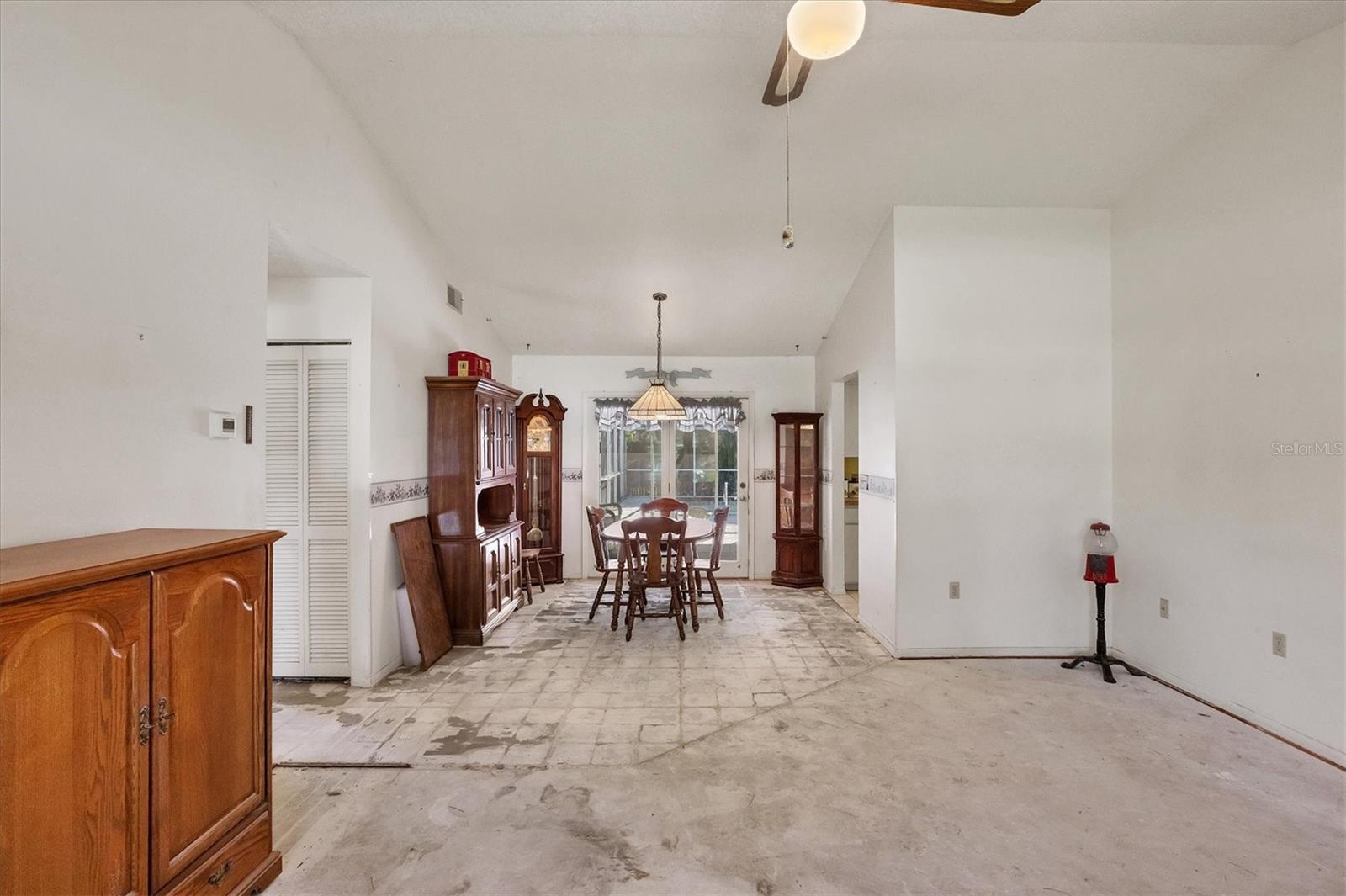 DE SOTO LAKES - Residential