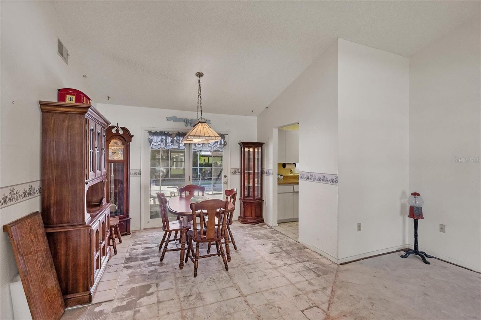 DE SOTO LAKES - Residential