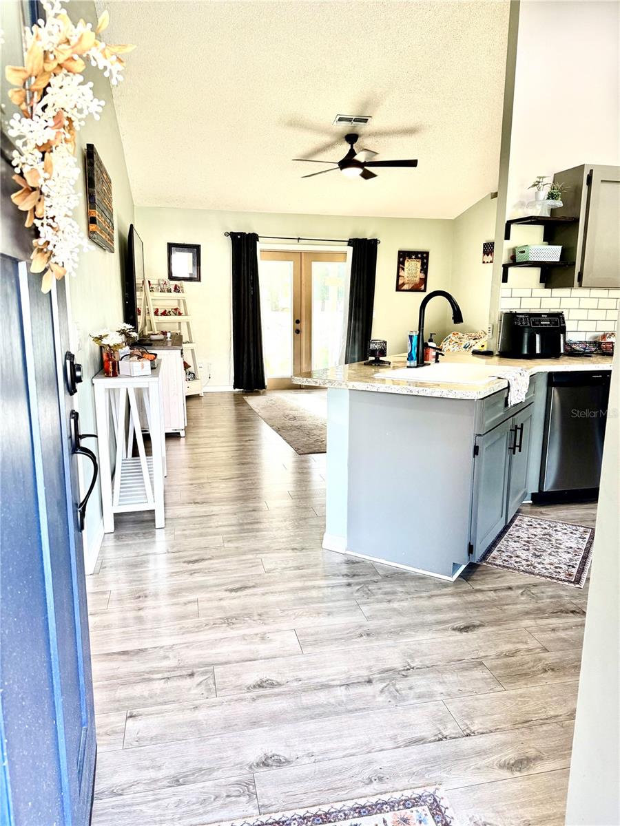 PINE LAKES - Residential