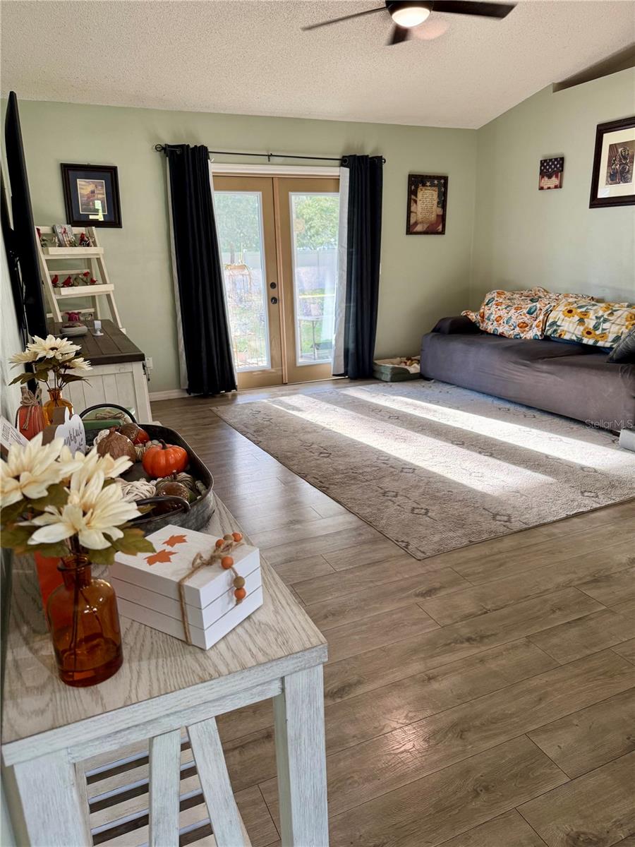 PINE LAKES - Residential