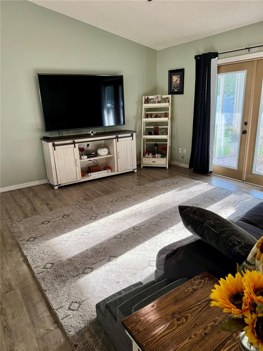 PINE LAKES - Residential