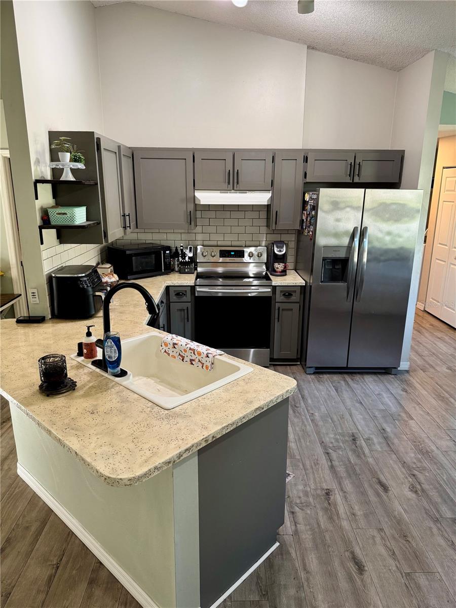 PINE LAKES - Residential