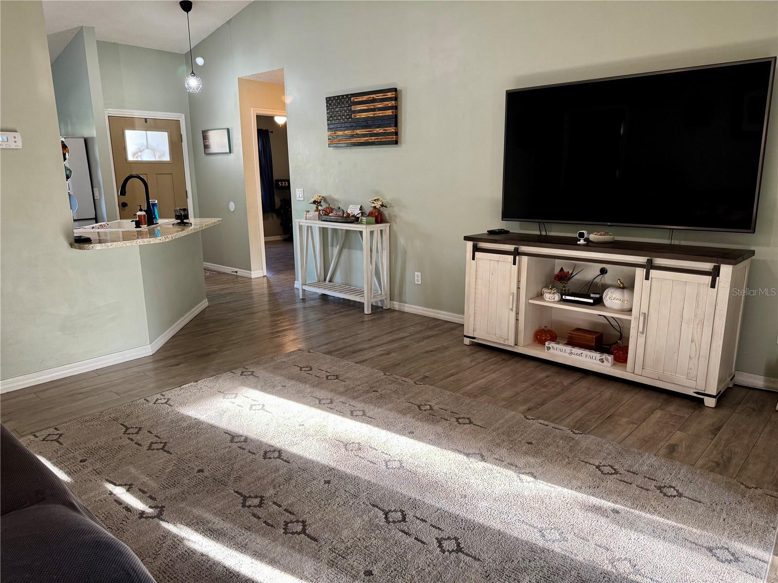 PINE LAKES - Residential