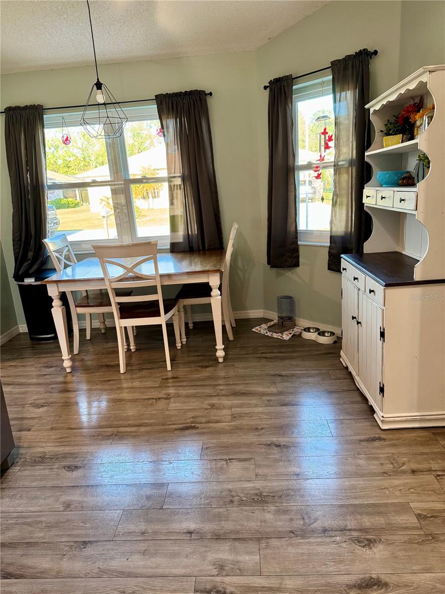 PINE LAKES - Residential