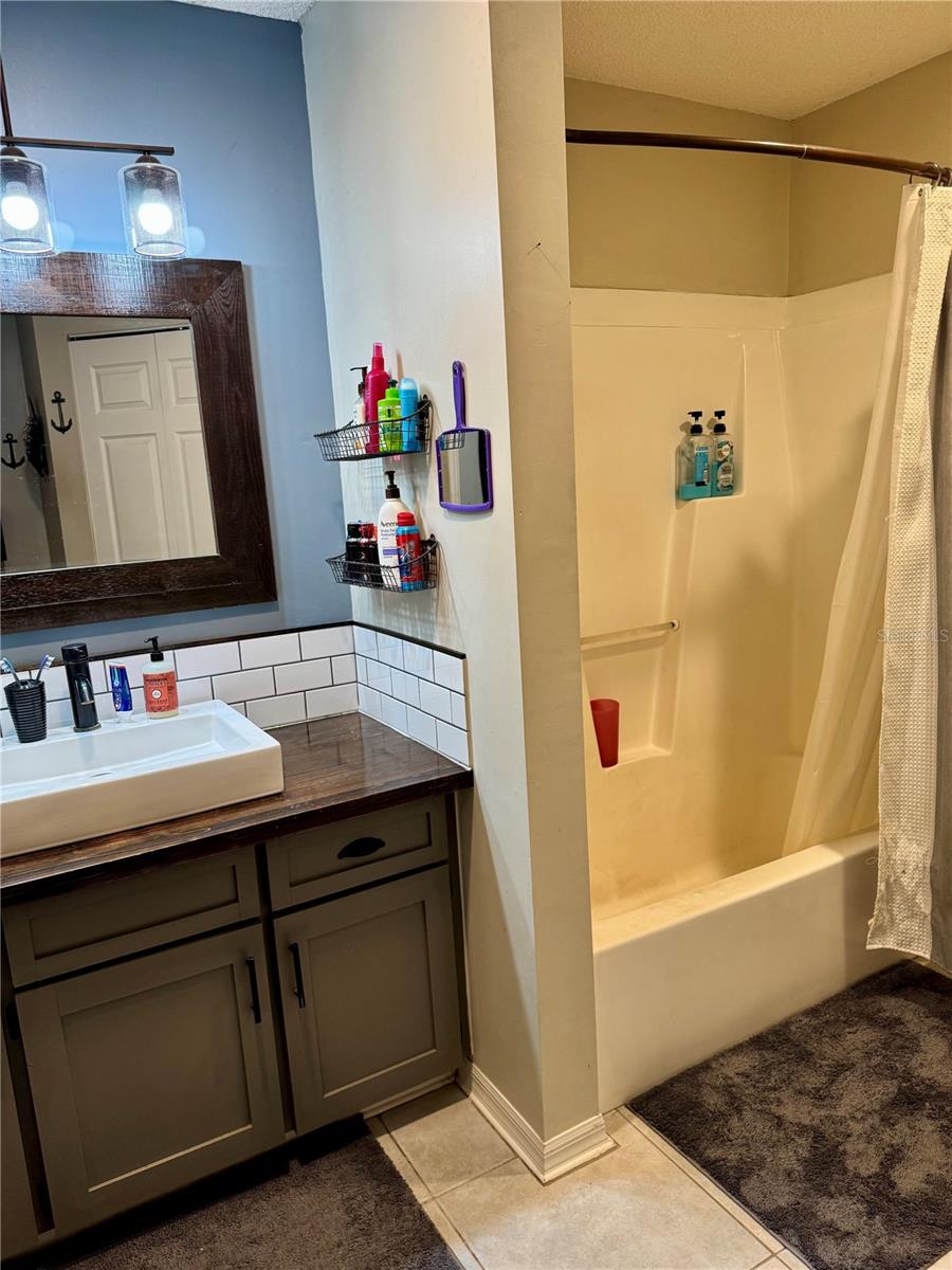 PINE LAKES - Residential