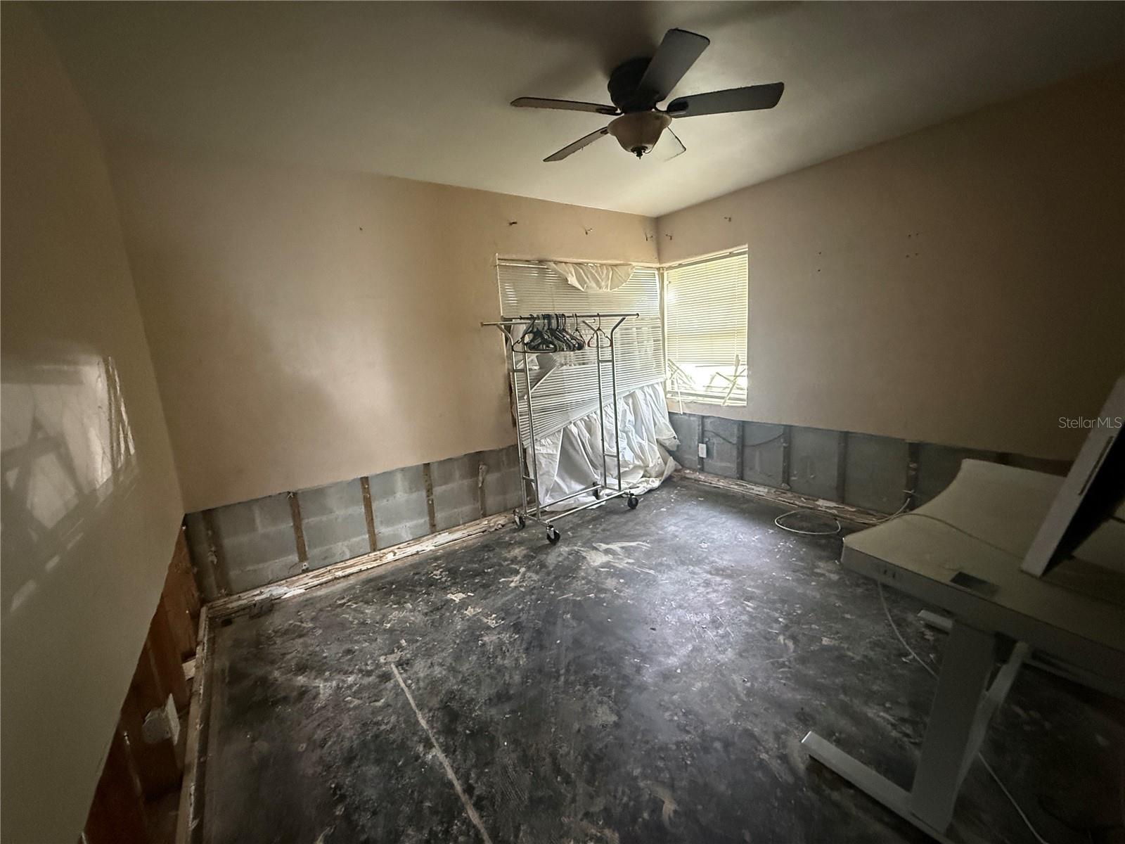 ROBERTA PARK - Residential