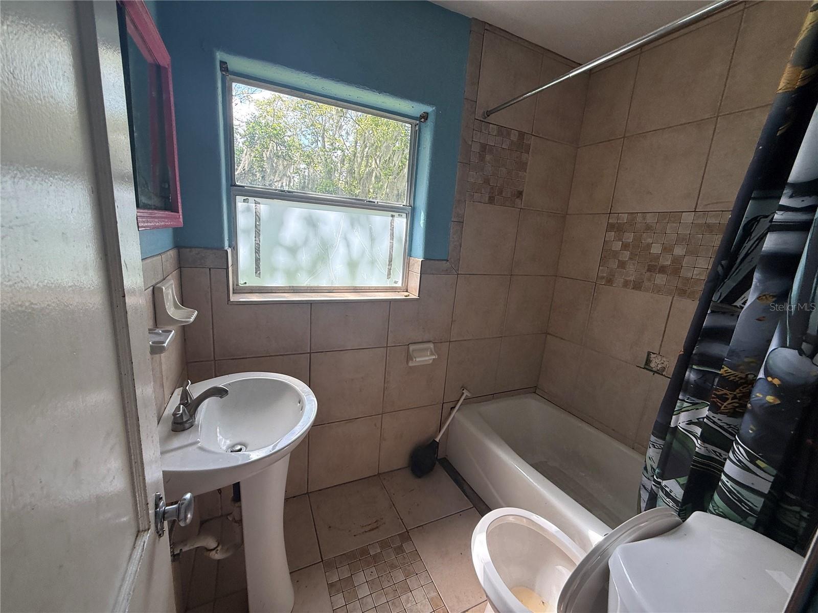 ROBERTA PARK - Residential