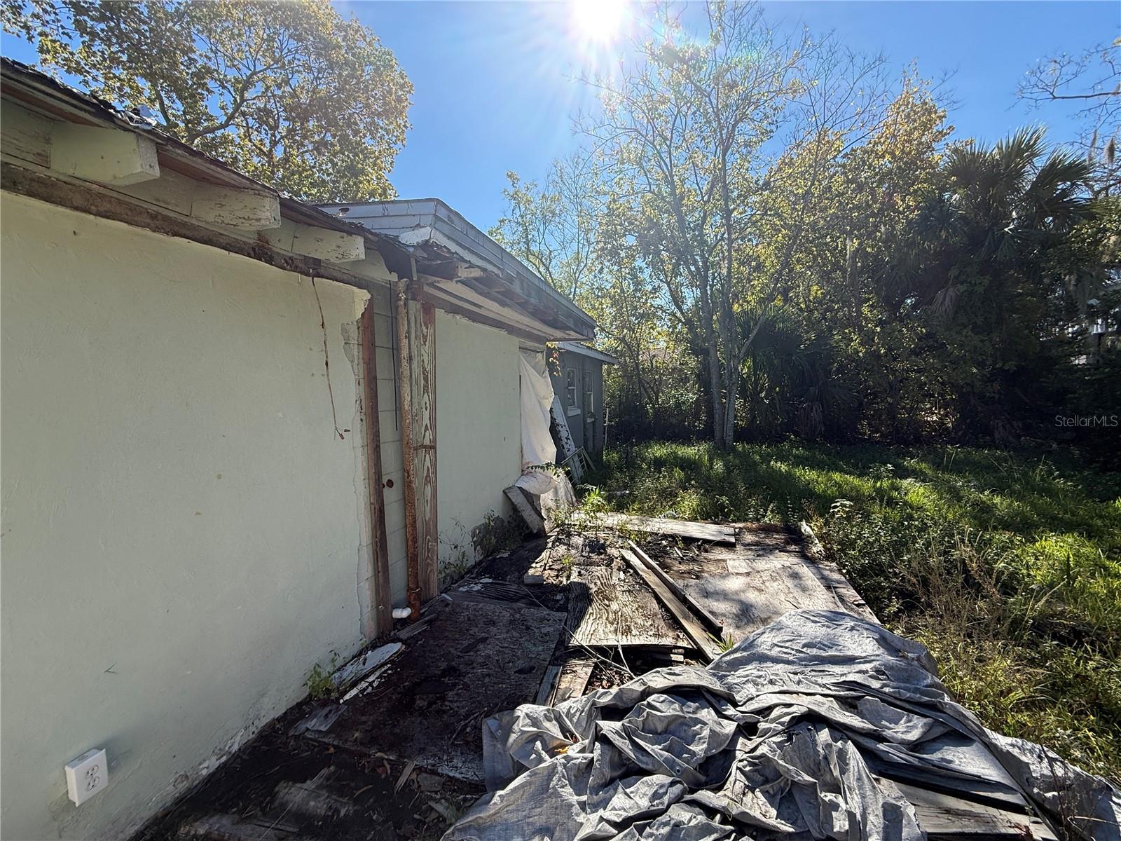 ROBERTA PARK - Residential