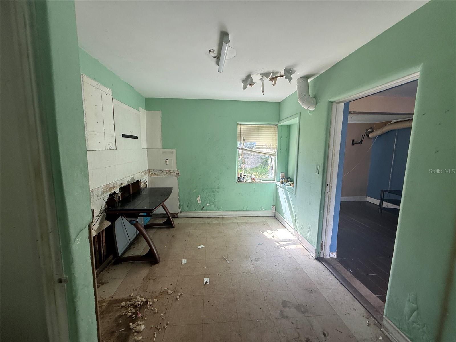 ROBERTA PARK - Residential